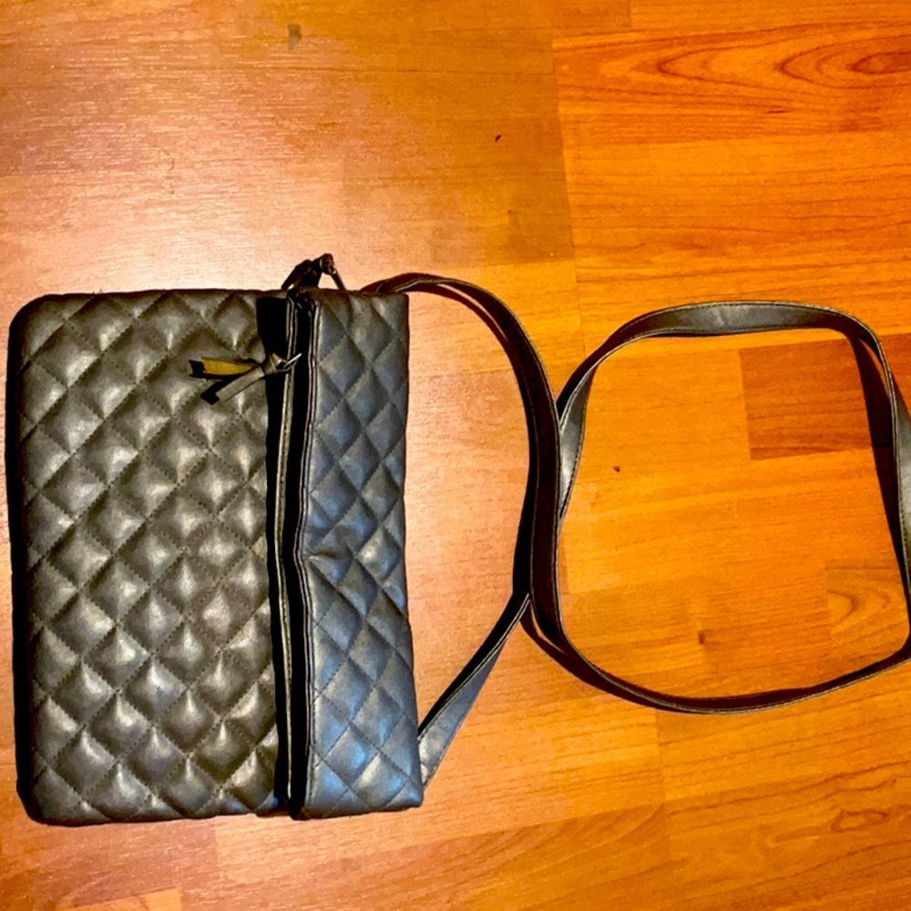 AJ Valenci quilted crossover purse, can be a clutch too.